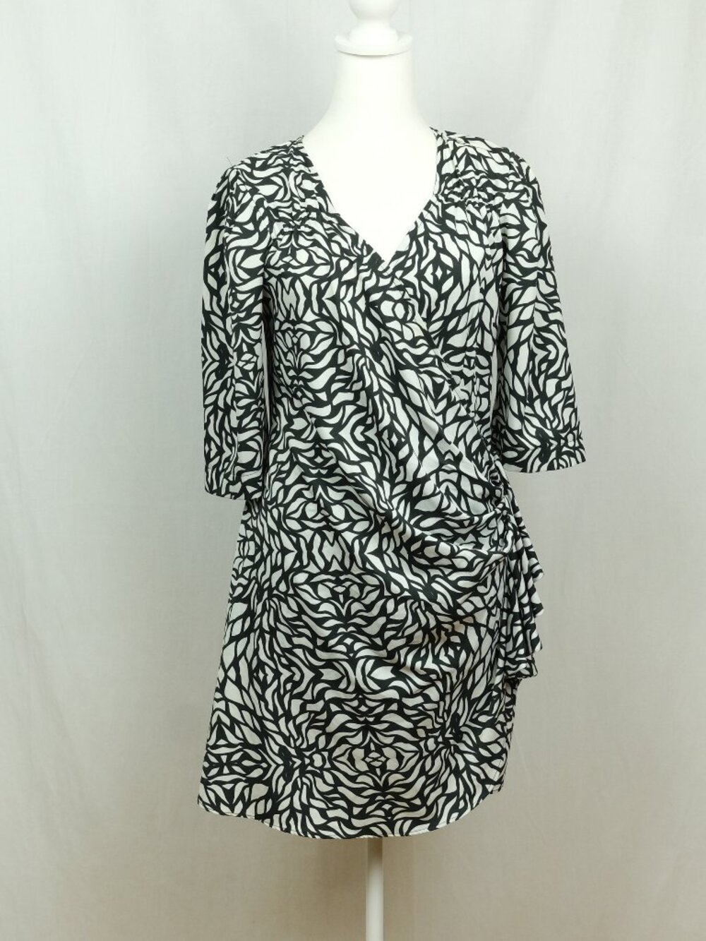 Mallory Dress Black White Leaf Print Short Sleeve Size S